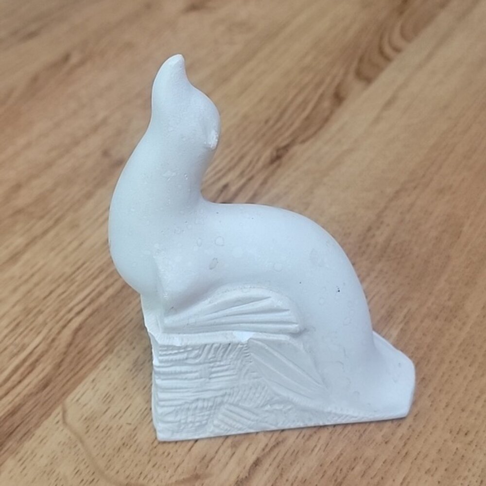 Vintage 3 1/2" x 5" X 2" Figural Seal Figurine